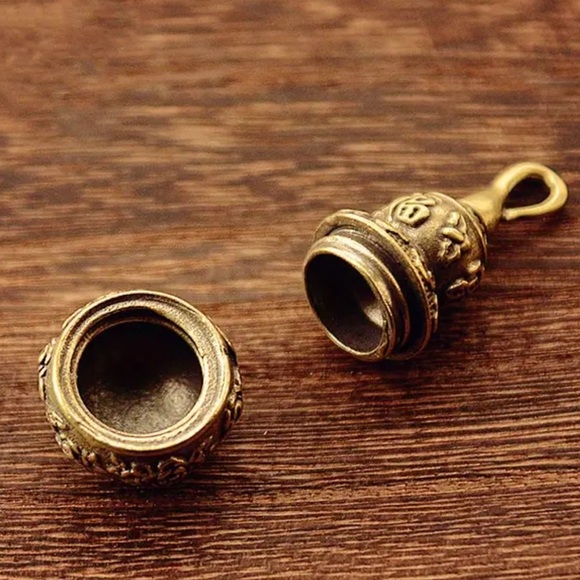 Solid brass vintage pendant - Picture 6 of 6